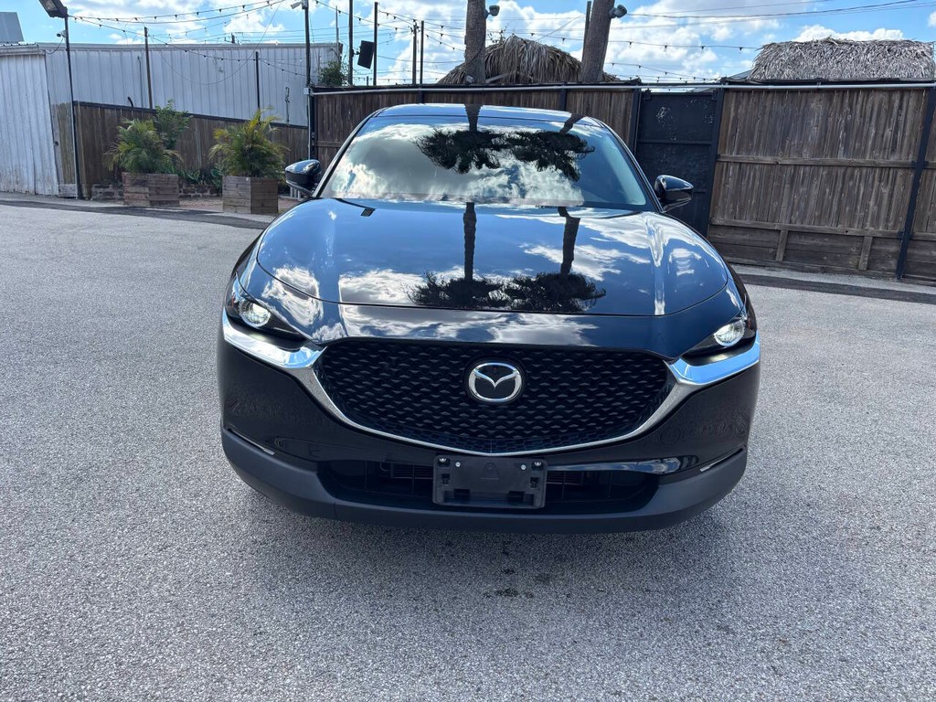Mazda CX-30 Vehicle Full-screen Gallery Image 02