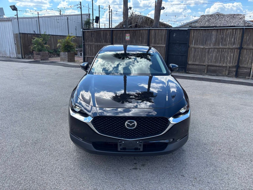 Mazda CX-30 Vehicle Full-screen Gallery Image 03