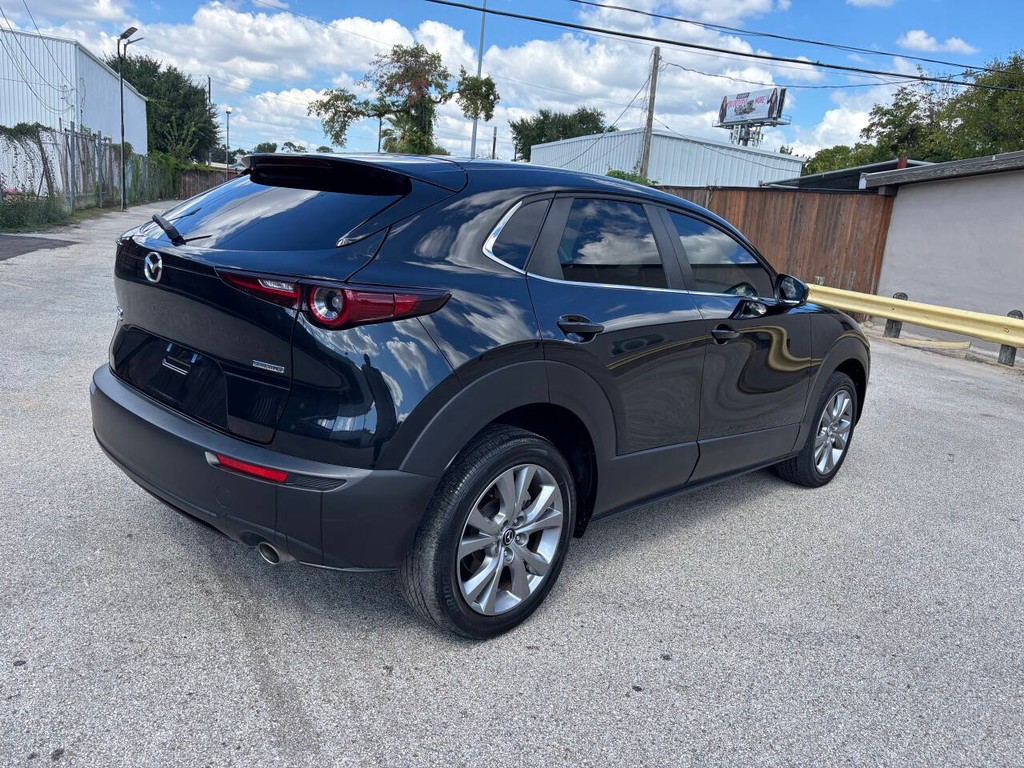 Mazda CX-30 Vehicle Full-screen Gallery Image 07