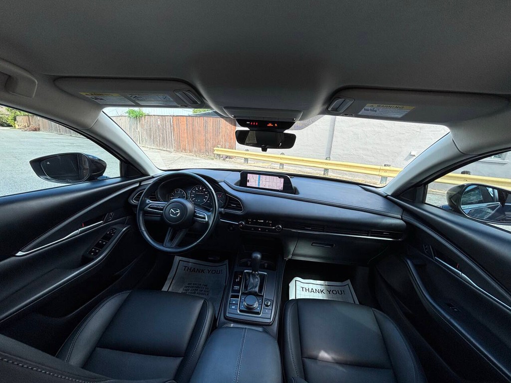 Mazda CX-30 Vehicle Full-screen Gallery Image 18