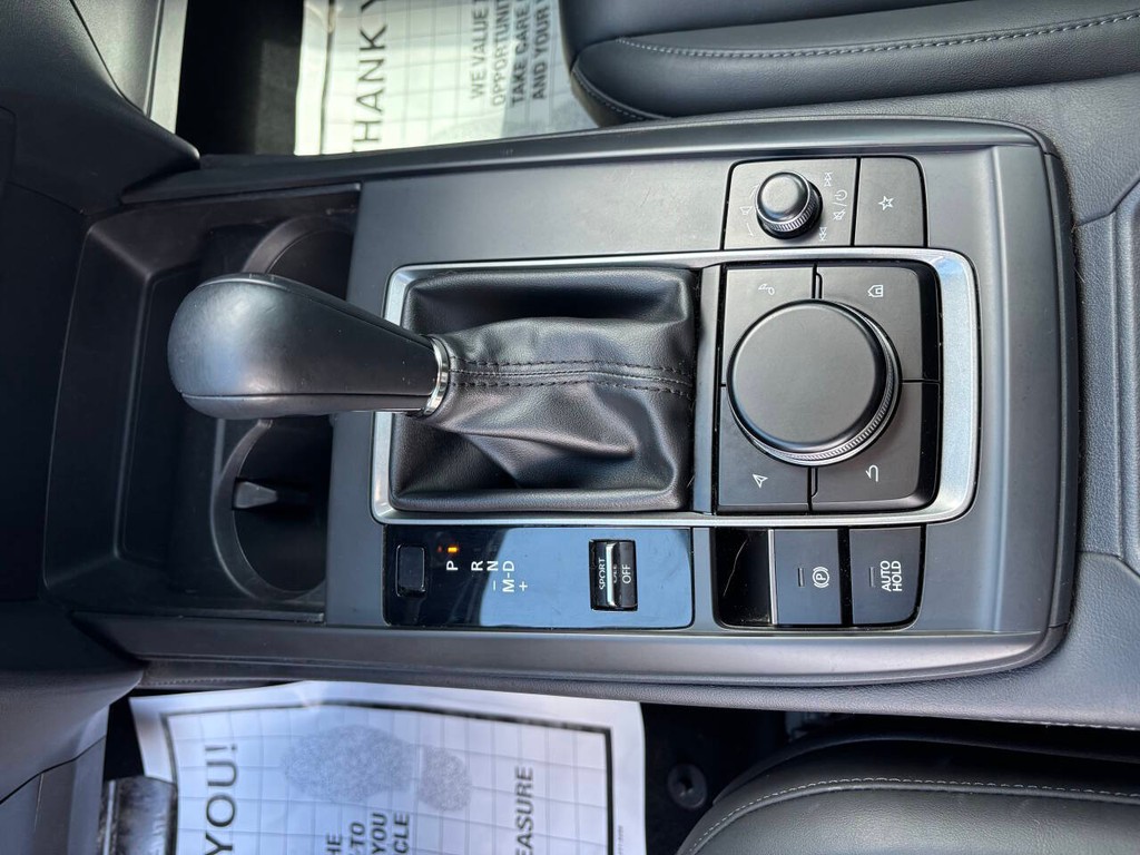 Mazda CX-30 Vehicle Full-screen Gallery Image 22