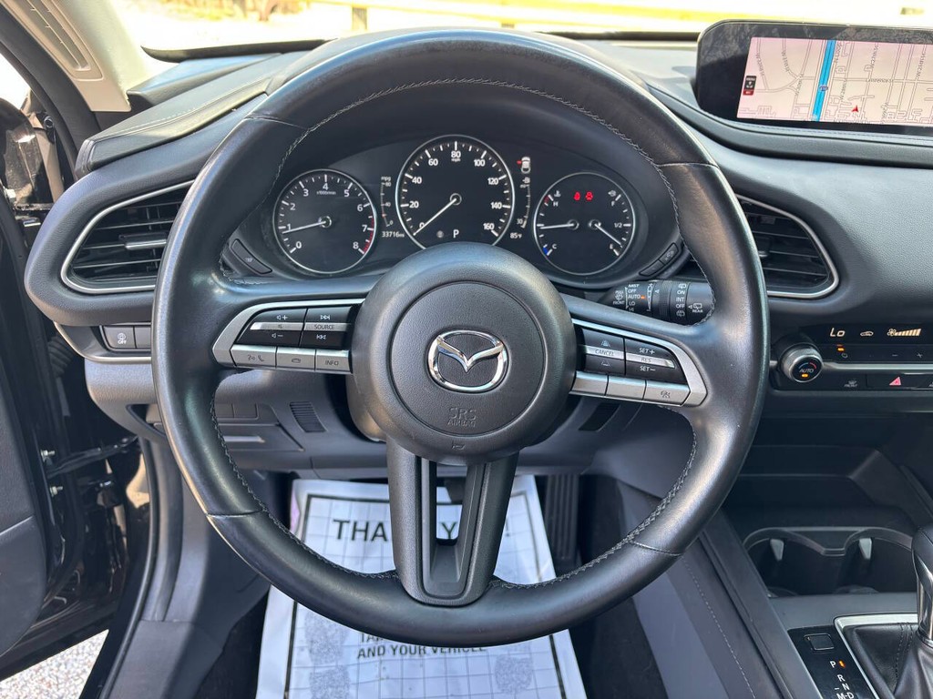 Mazda CX-30 Vehicle Full-screen Gallery Image 24