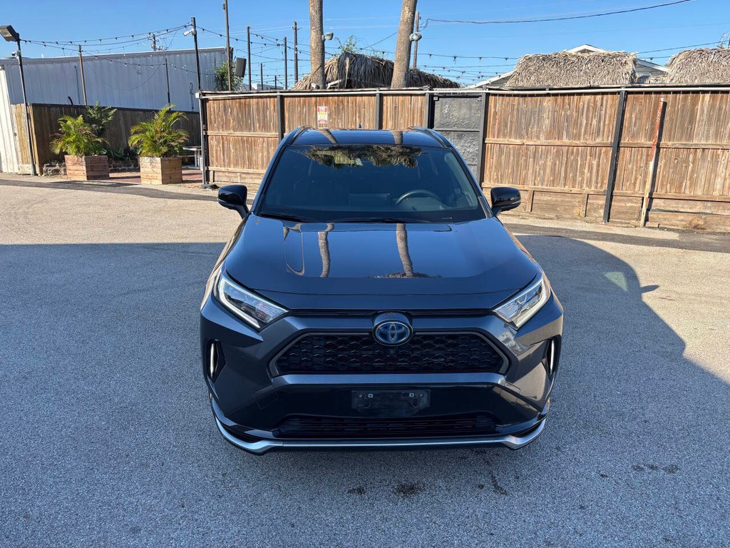 Toyota RAV4 Prime Vehicle Full-screen Gallery Image 03