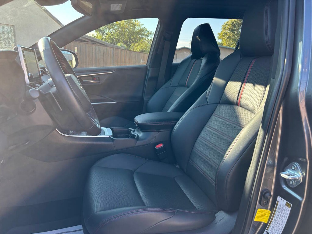 Toyota RAV4 Prime Vehicle Full-screen Gallery Image 09