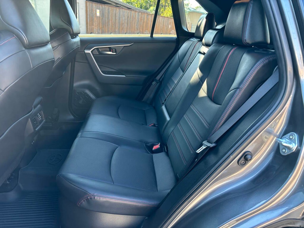 Toyota RAV4 Prime Vehicle Full-screen Gallery Image 14