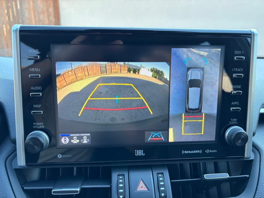 Toyota RAV4 Prime Vehicle Full-screen Gallery Image 23