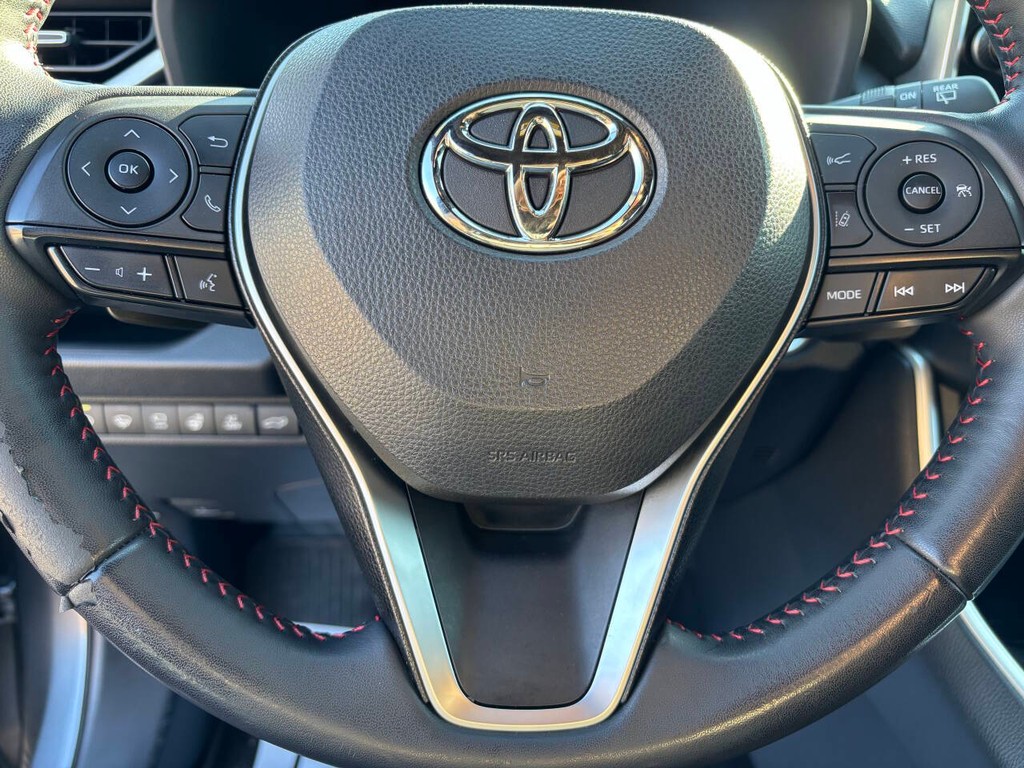 Toyota RAV4 Prime Vehicle Full-screen Gallery Image 29