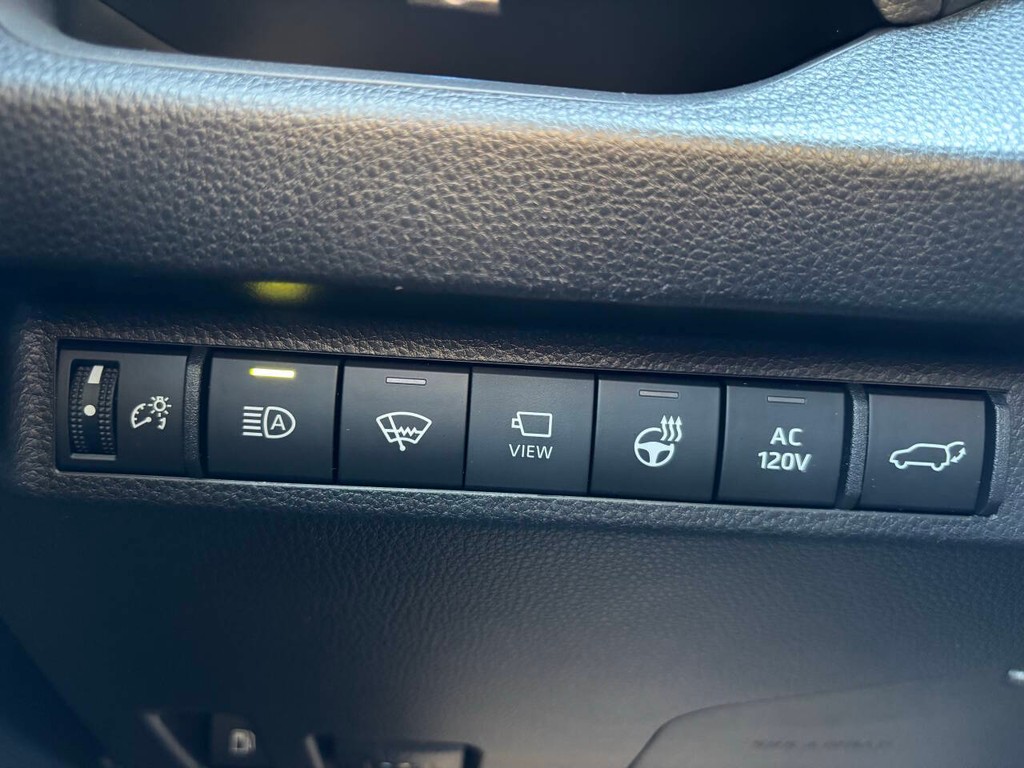 Toyota RAV4 Prime Vehicle Full-screen Gallery Image 32
