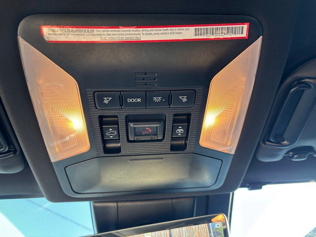 Toyota RAV4 Prime Vehicle Full-screen Gallery Image 34