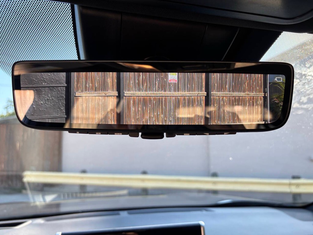 Toyota RAV4 Prime Vehicle Full-screen Gallery Image 35