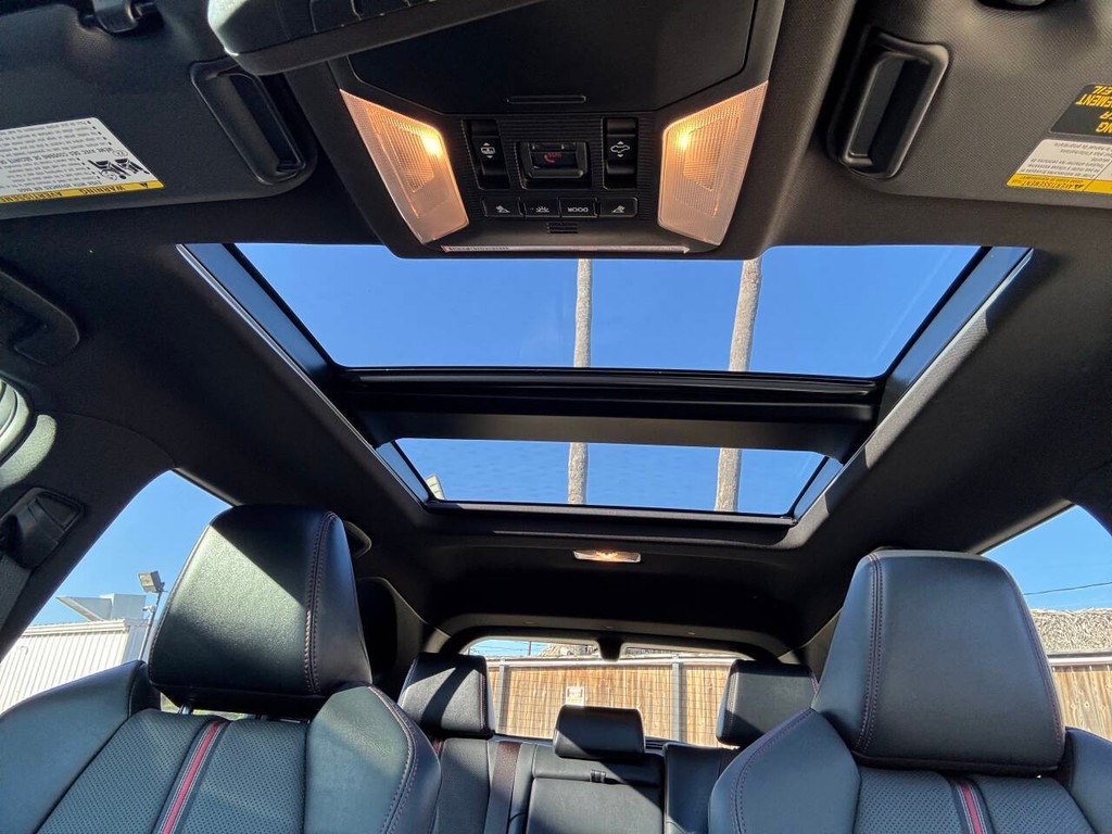 Toyota RAV4 Prime Vehicle Full-screen Gallery Image 36
