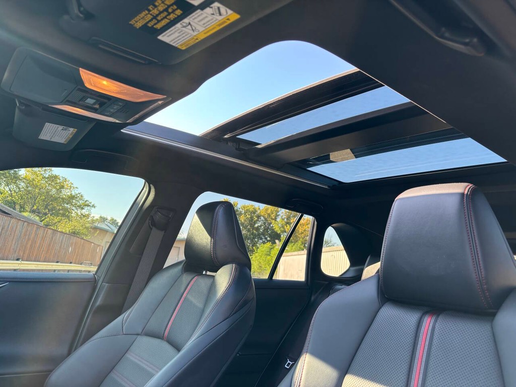 Toyota RAV4 Prime Vehicle Full-screen Gallery Image 37