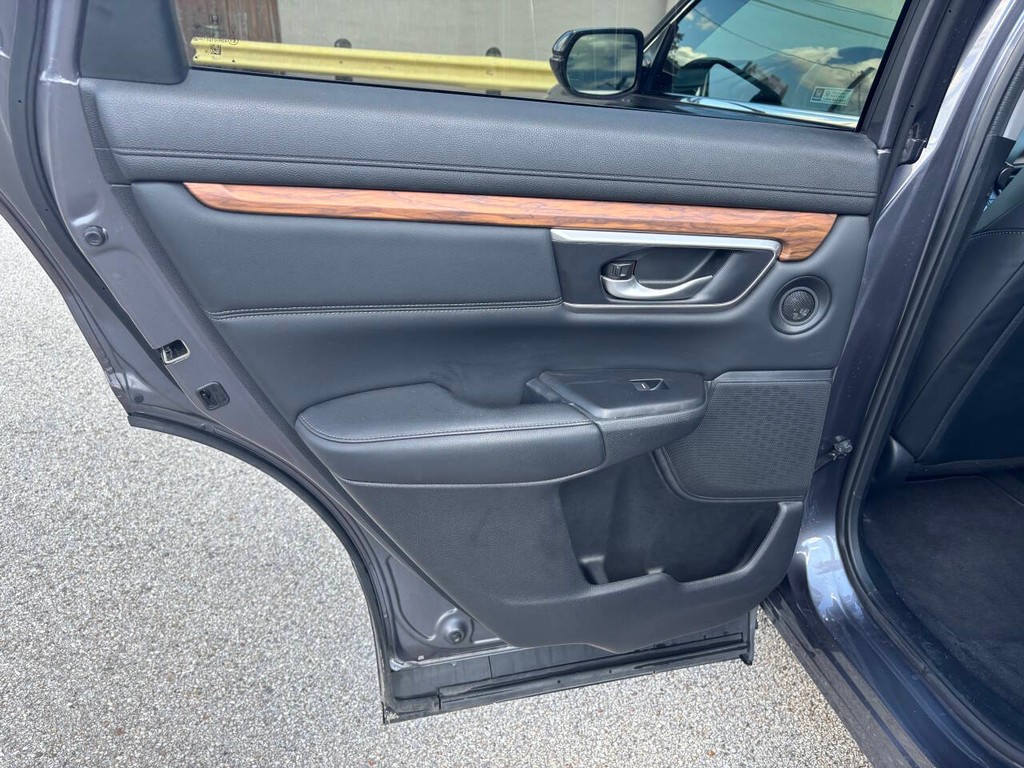 Honda CR-V Vehicle Full-screen Gallery Image 15