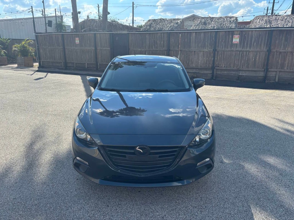 Mazda MAZDA3 Vehicle Full-screen Gallery Image 02