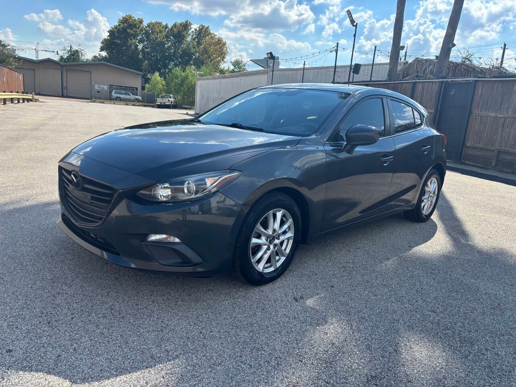 Mazda MAZDA3 Vehicle Full-screen Gallery Image 04