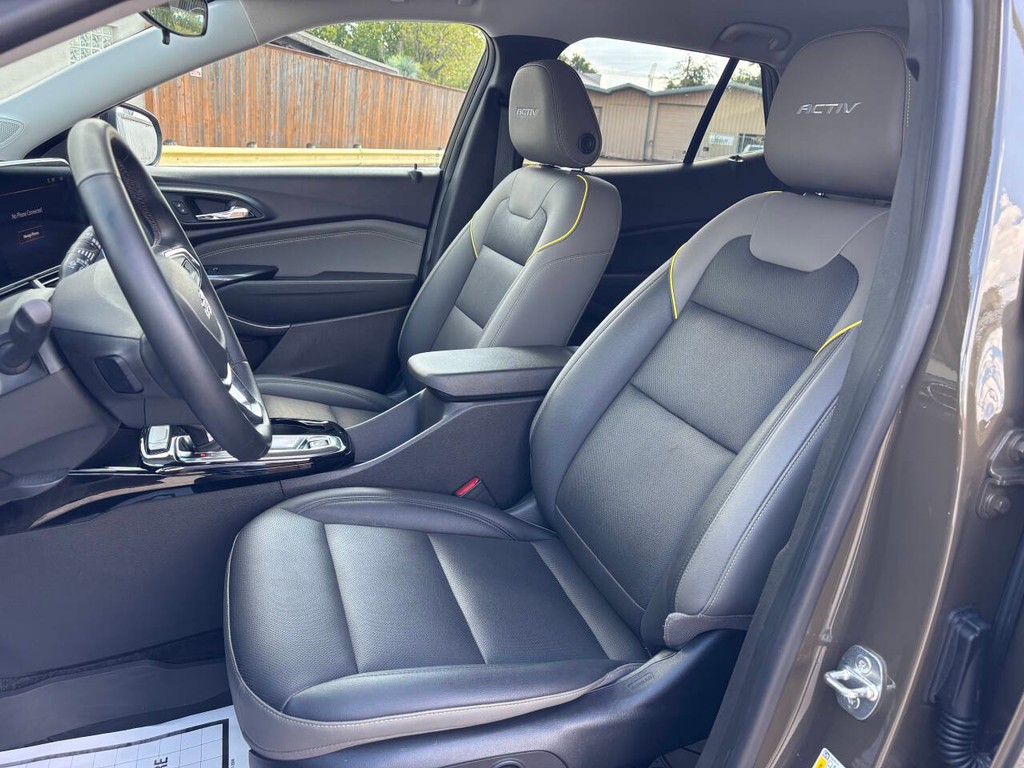 Chevrolet Trax Vehicle Full-screen Gallery Image 09