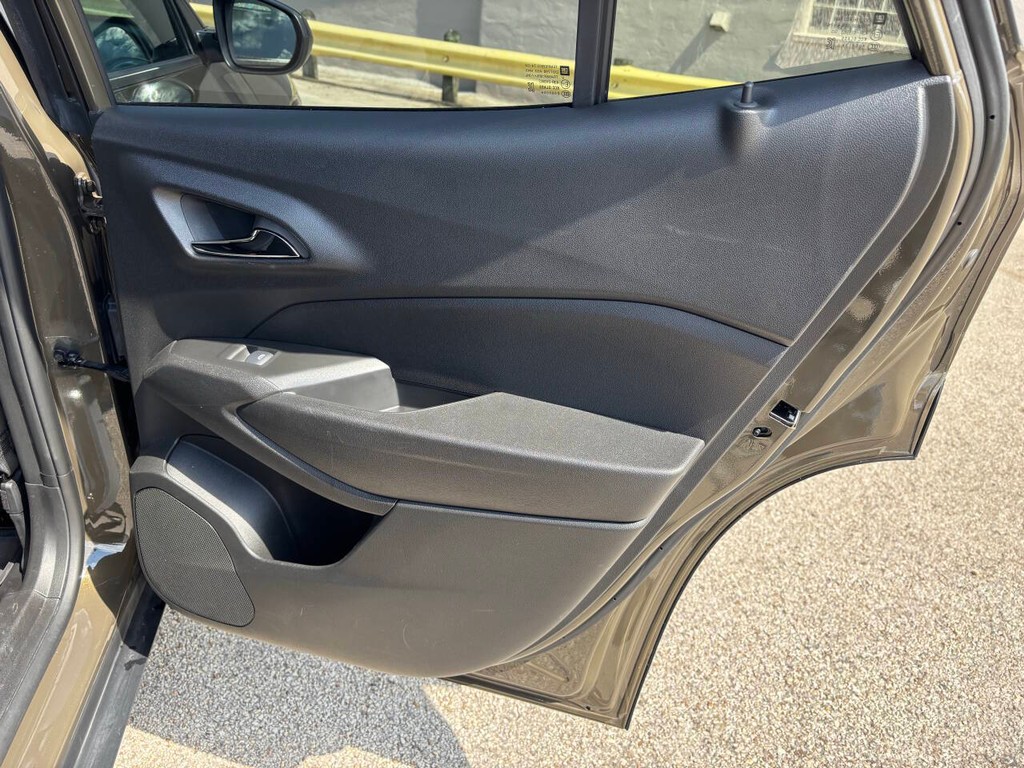 Chevrolet Trax Vehicle Full-screen Gallery Image 17