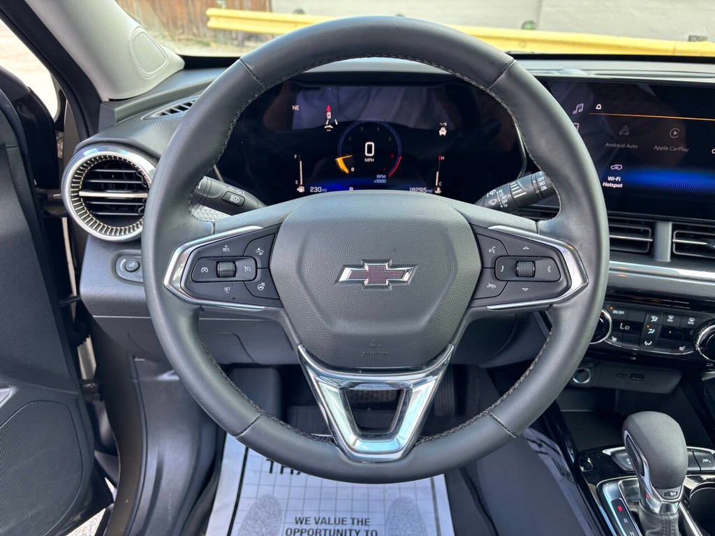 Chevrolet Trax Vehicle Full-screen Gallery Image 24