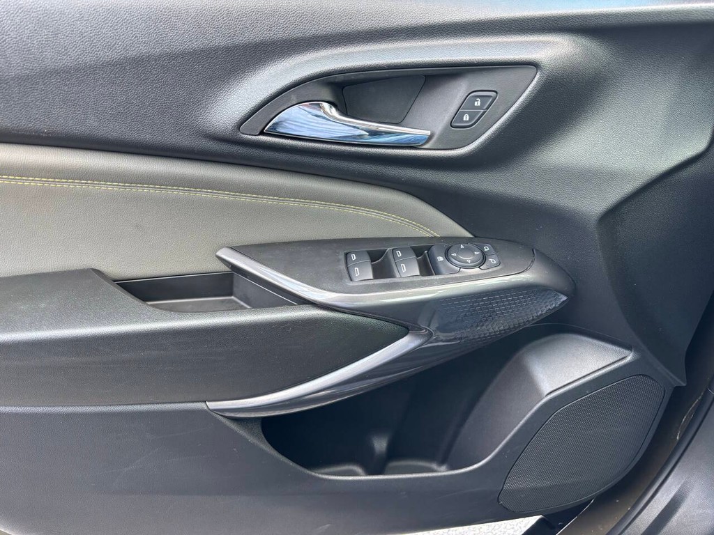 Chevrolet Trax Vehicle Full-screen Gallery Image 26
