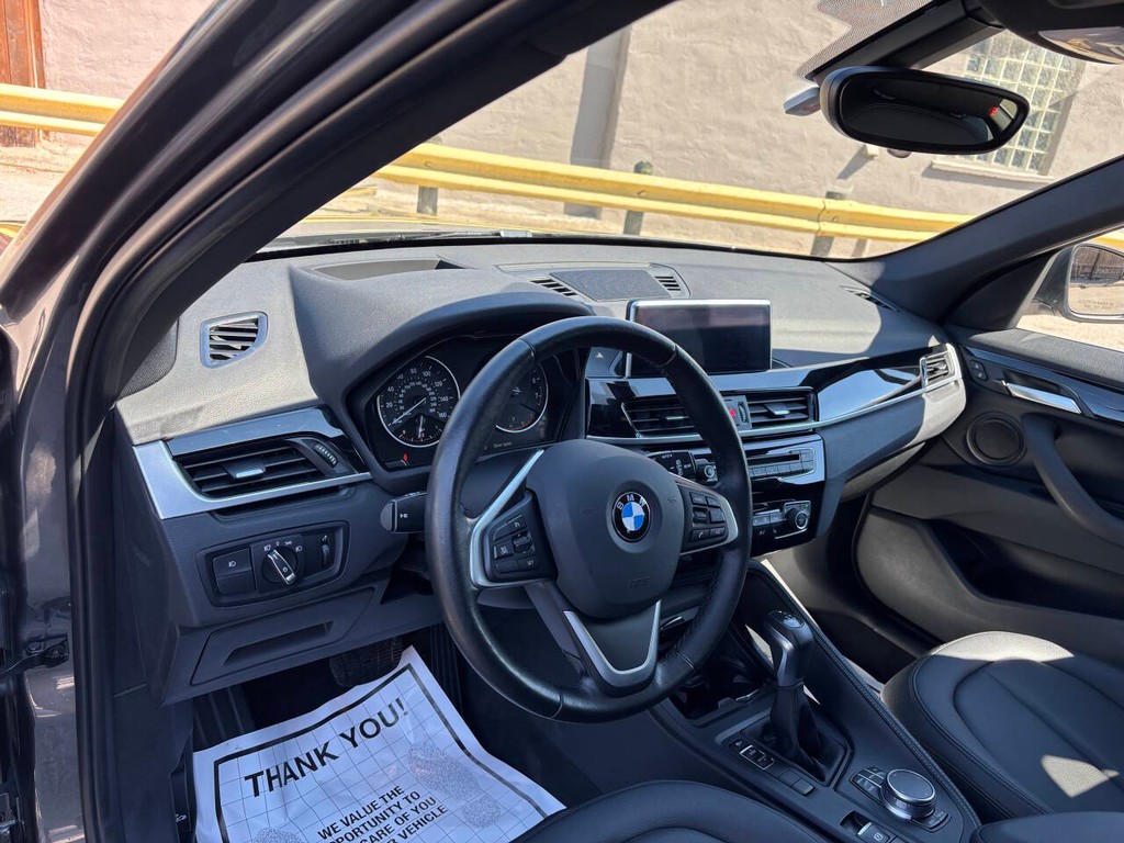 BMW X1 Vehicle Full-screen Gallery Image 08