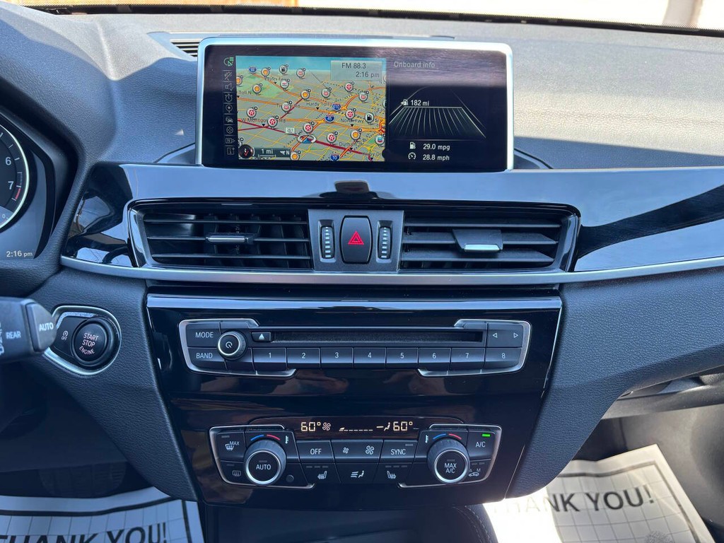 BMW X1 Vehicle Full-screen Gallery Image 20