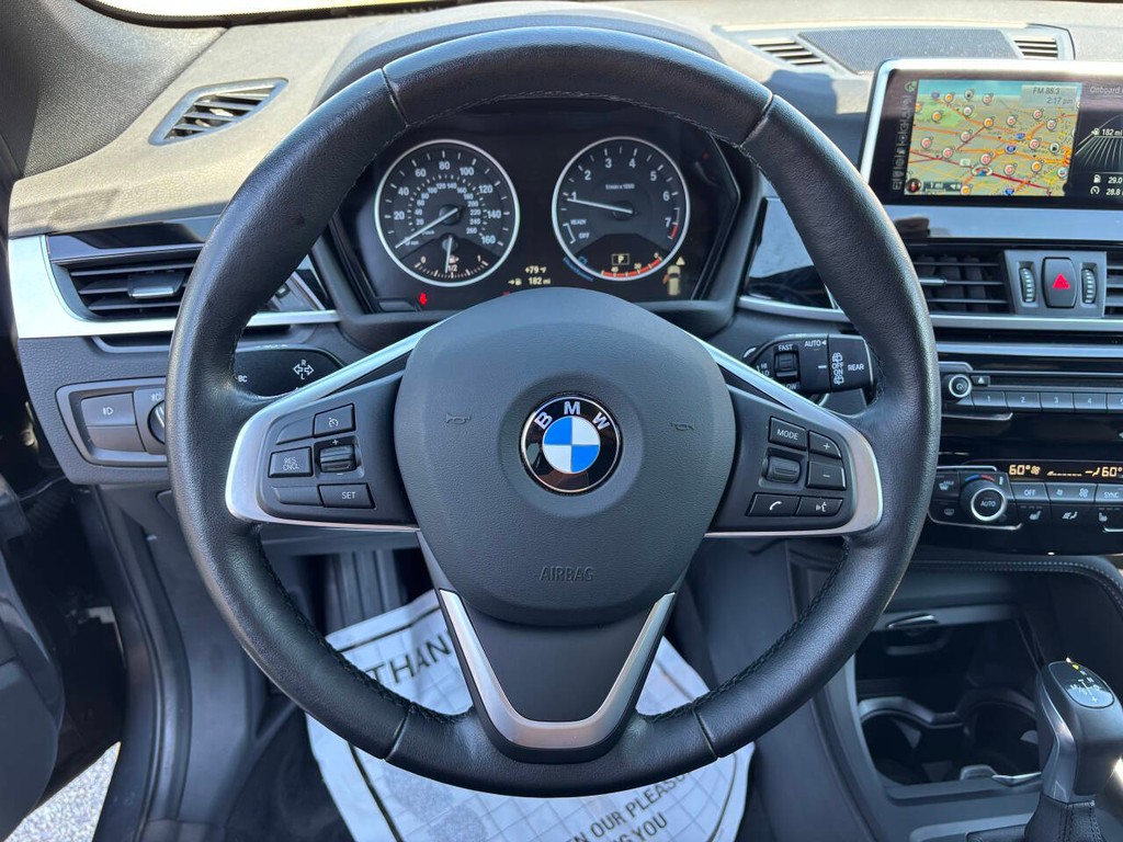BMW X1 Vehicle Full-screen Gallery Image 22