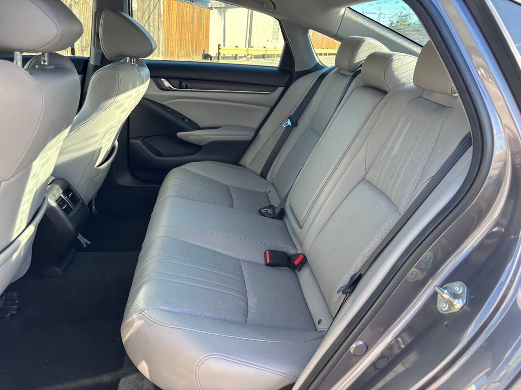 Honda Accord Hybrid Vehicle Full-screen Gallery Image 14