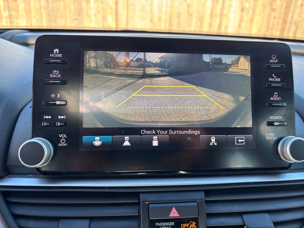 Honda Accord Hybrid Vehicle Full-screen Gallery Image 18