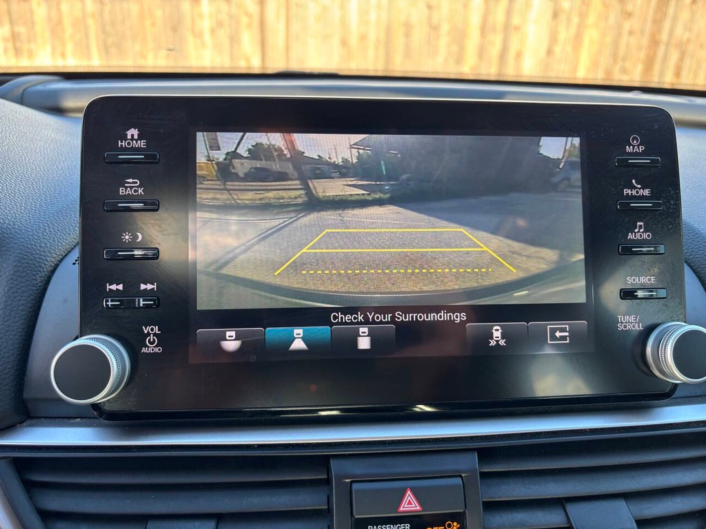 Honda Accord Hybrid Vehicle Full-screen Gallery Image 19