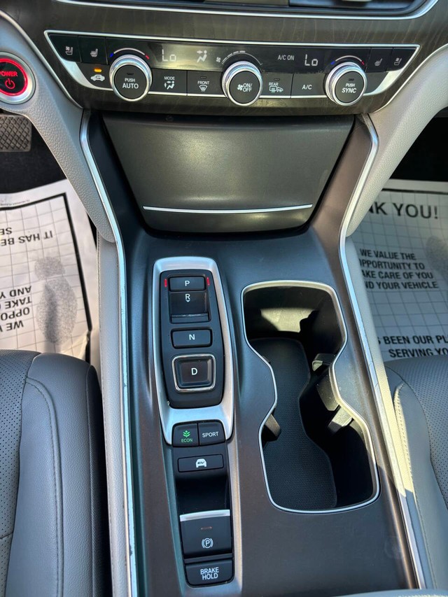 Honda Accord Hybrid Vehicle Full-screen Gallery Image 21