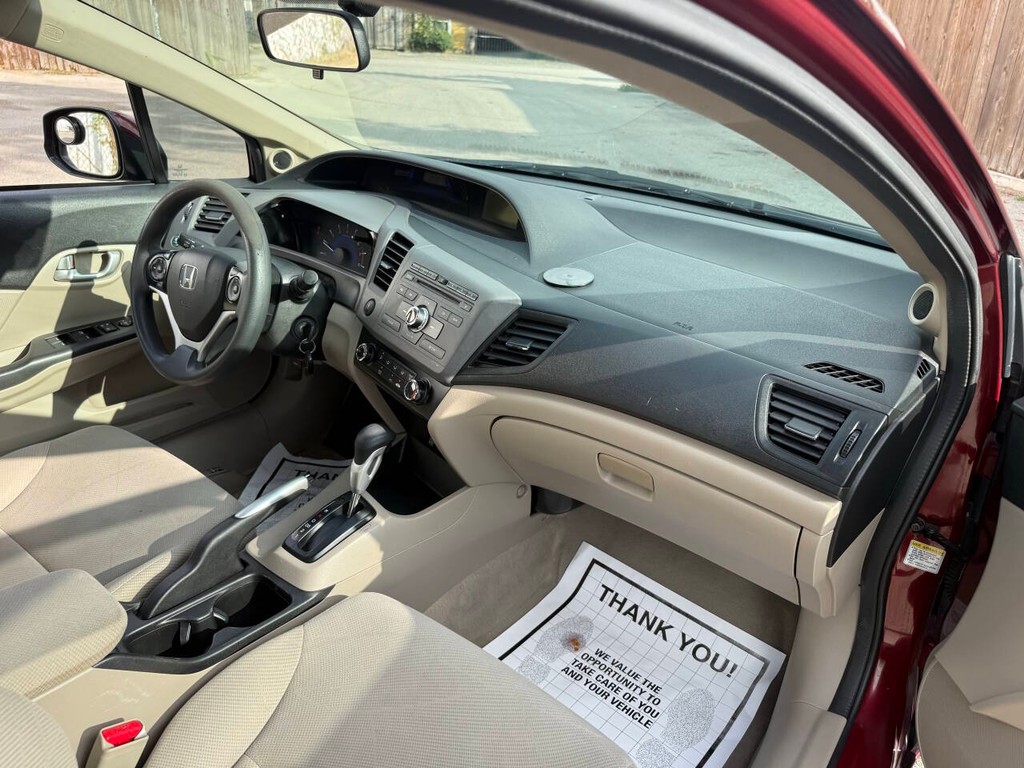 Honda Civic Vehicle Full-screen Gallery Image 11