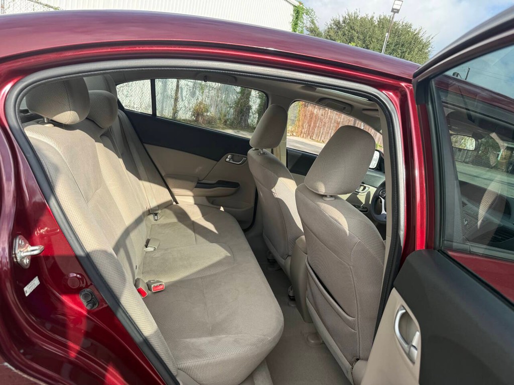 Honda Civic Vehicle Full-screen Gallery Image 16
