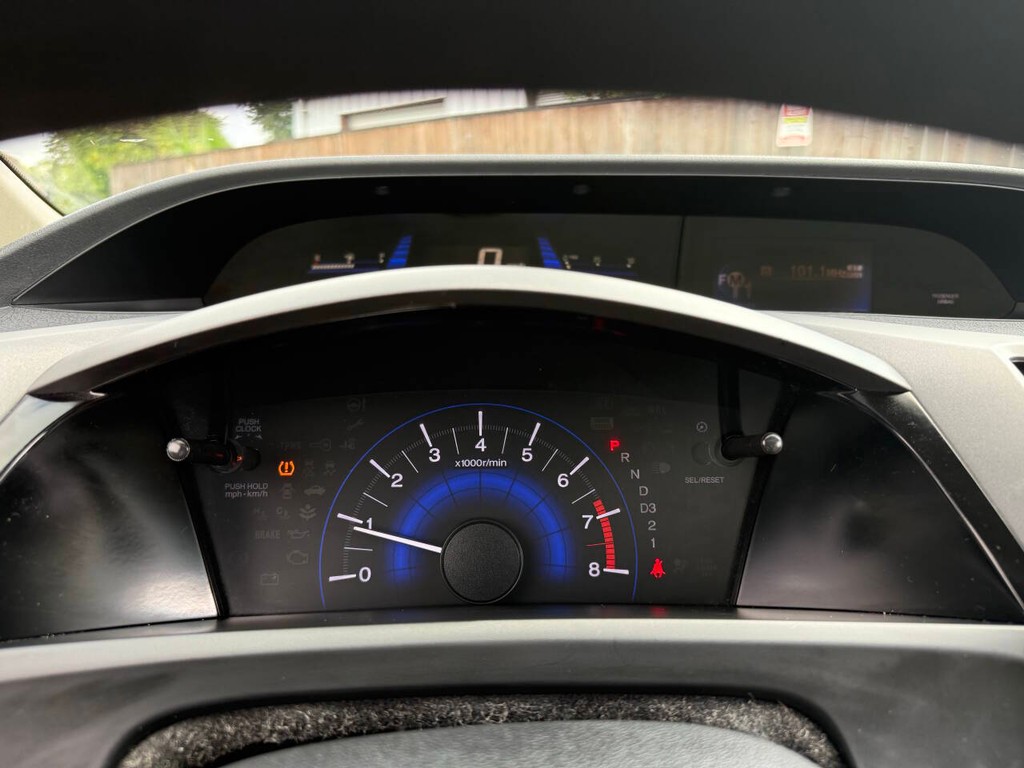 Honda Civic Vehicle Full-screen Gallery Image 26