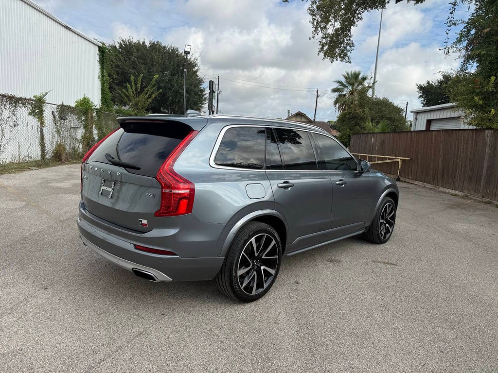 Volvo XC90 Vehicle Full-screen Gallery Image 07