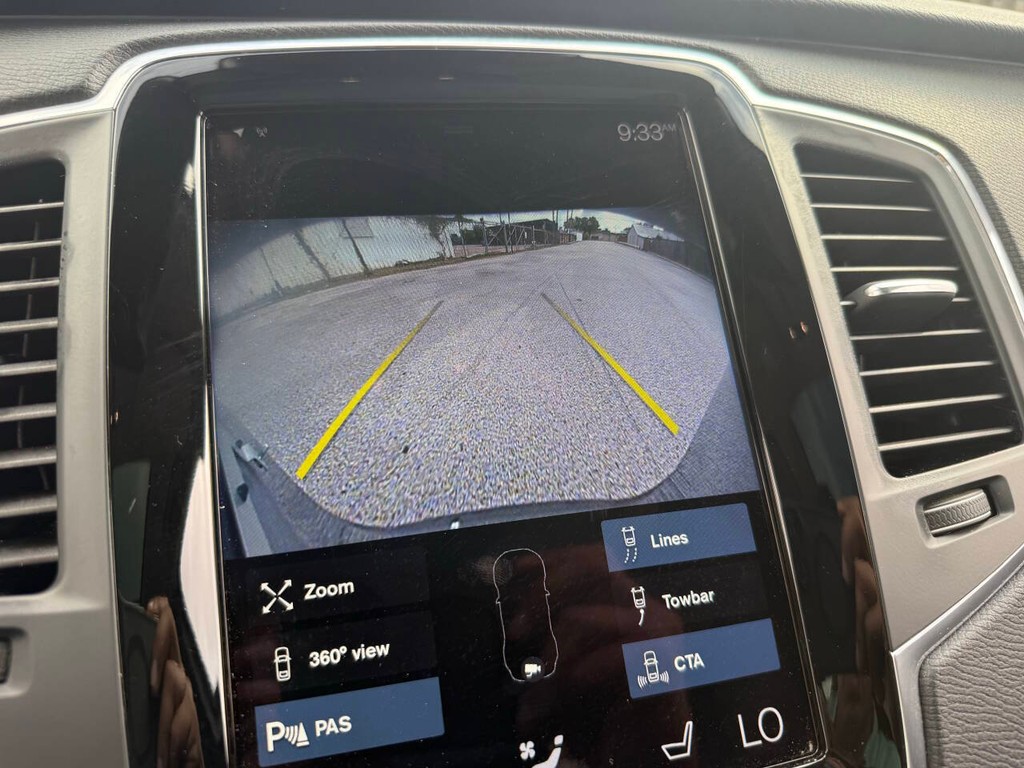 Volvo XC90 Vehicle Full-screen Gallery Image 22