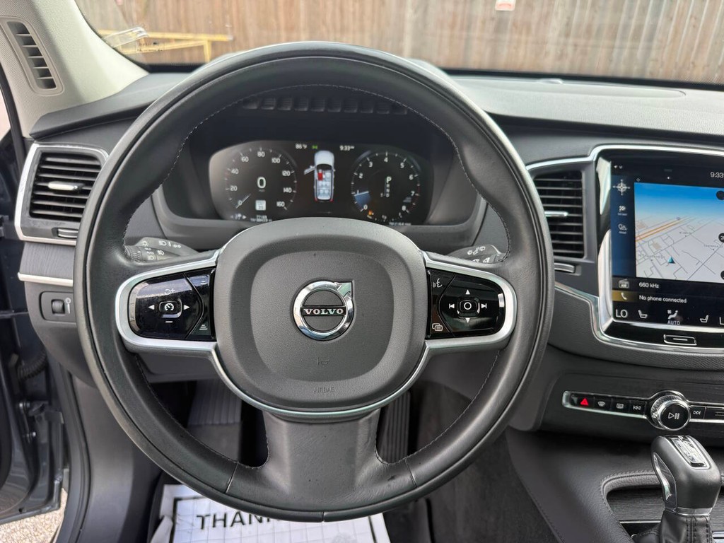 Volvo XC90 Vehicle Full-screen Gallery Image 24