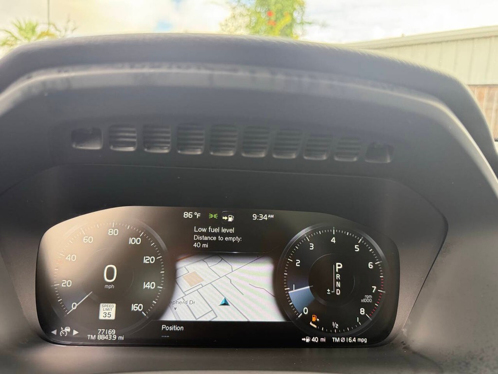 Volvo XC90 Vehicle Full-screen Gallery Image 29