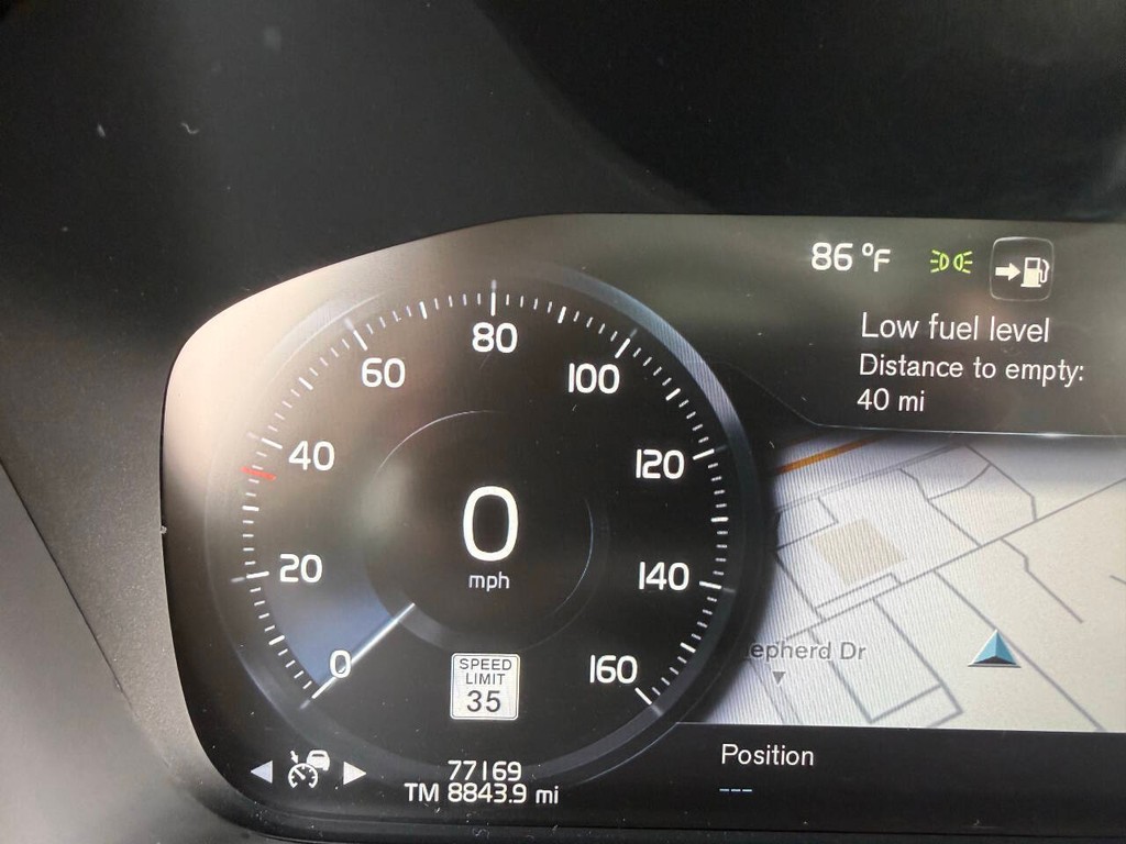 Volvo XC90 Vehicle Full-screen Gallery Image 30