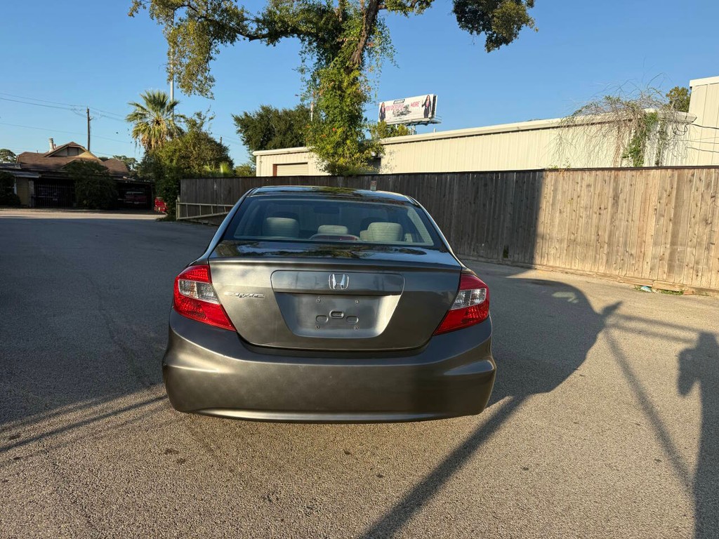 Honda Civic Sedan Vehicle Full-screen Gallery Image 05