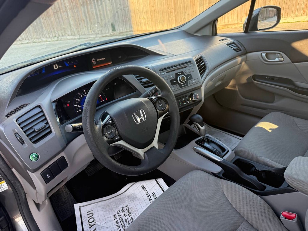 Honda Civic Sedan Vehicle Full-screen Gallery Image 07