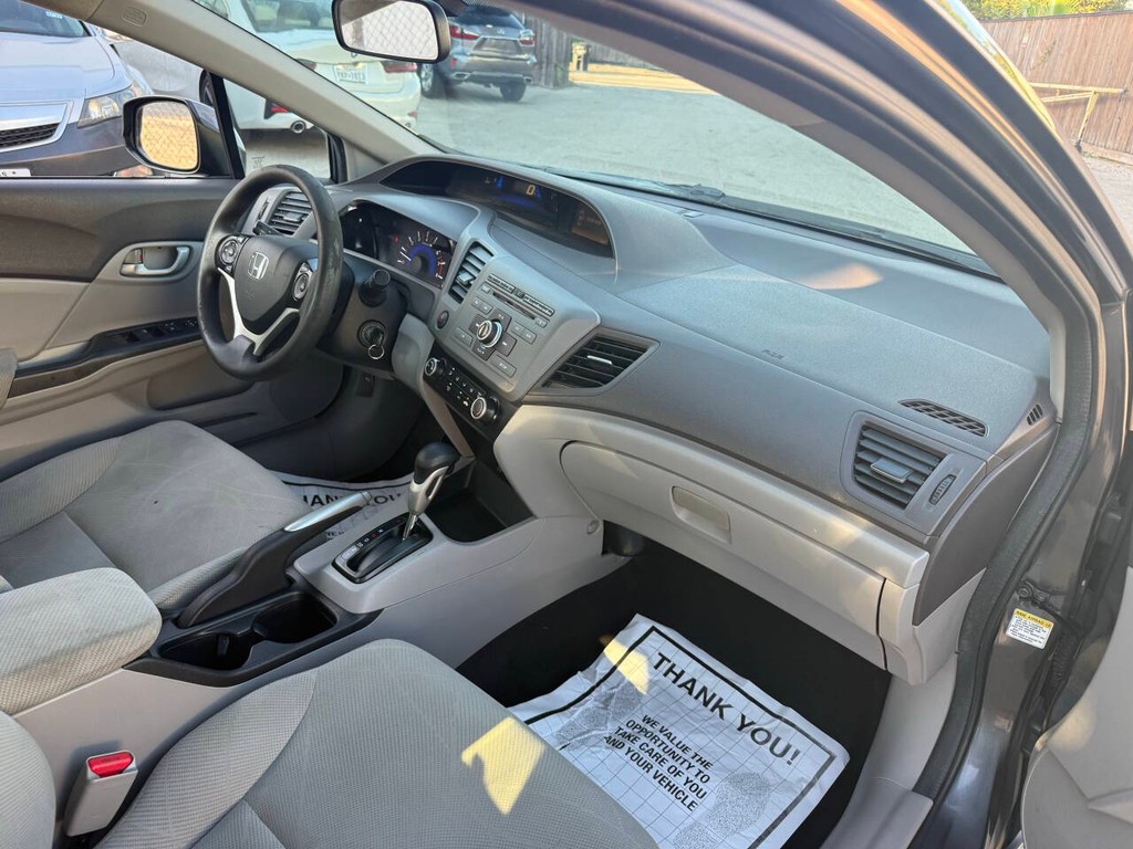 Honda Civic Sedan Vehicle Full-screen Gallery Image 10