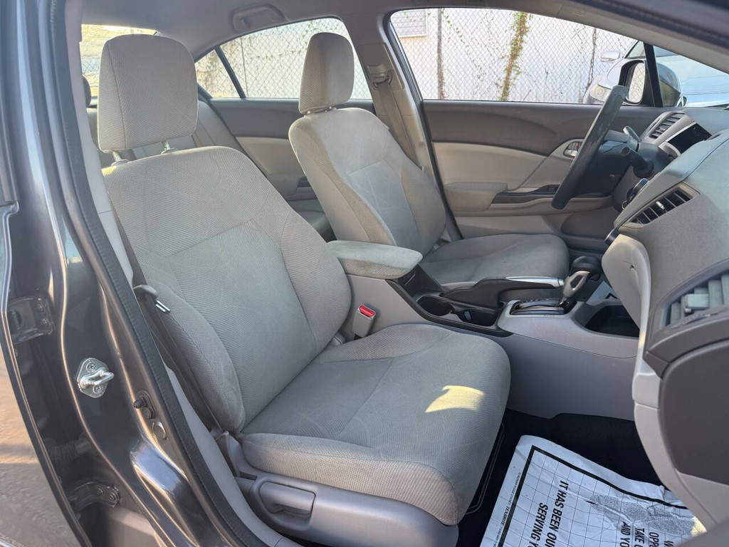 Honda Civic Sedan Vehicle Full-screen Gallery Image 11