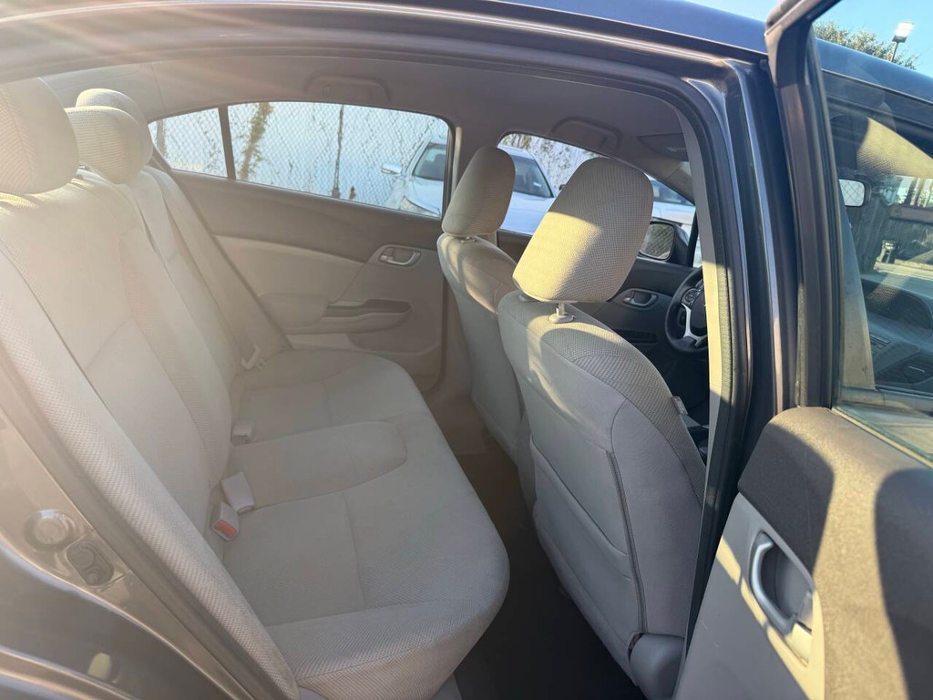 Honda Civic Sedan Vehicle Full-screen Gallery Image 15