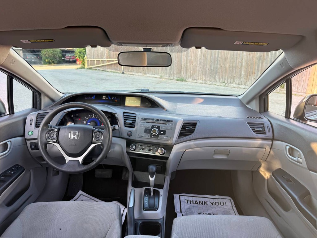 Honda Civic Sedan Vehicle Full-screen Gallery Image 17