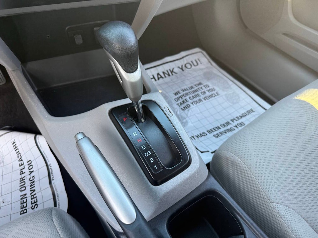 Honda Civic Sedan Vehicle Full-screen Gallery Image 19