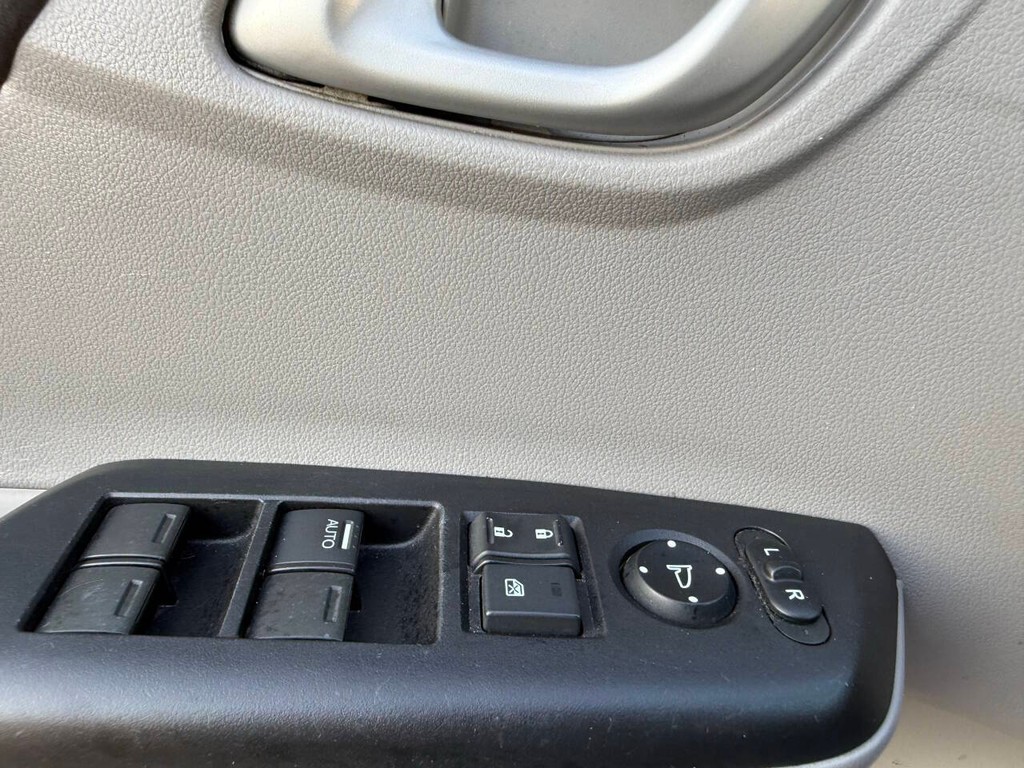 Honda Civic Sedan Vehicle Full-screen Gallery Image 22