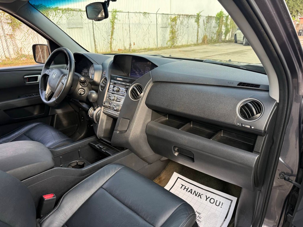 Honda Pilot Vehicle Full-screen Gallery Image 11