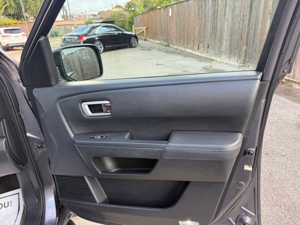 Honda Pilot Vehicle Full-screen Gallery Image 13