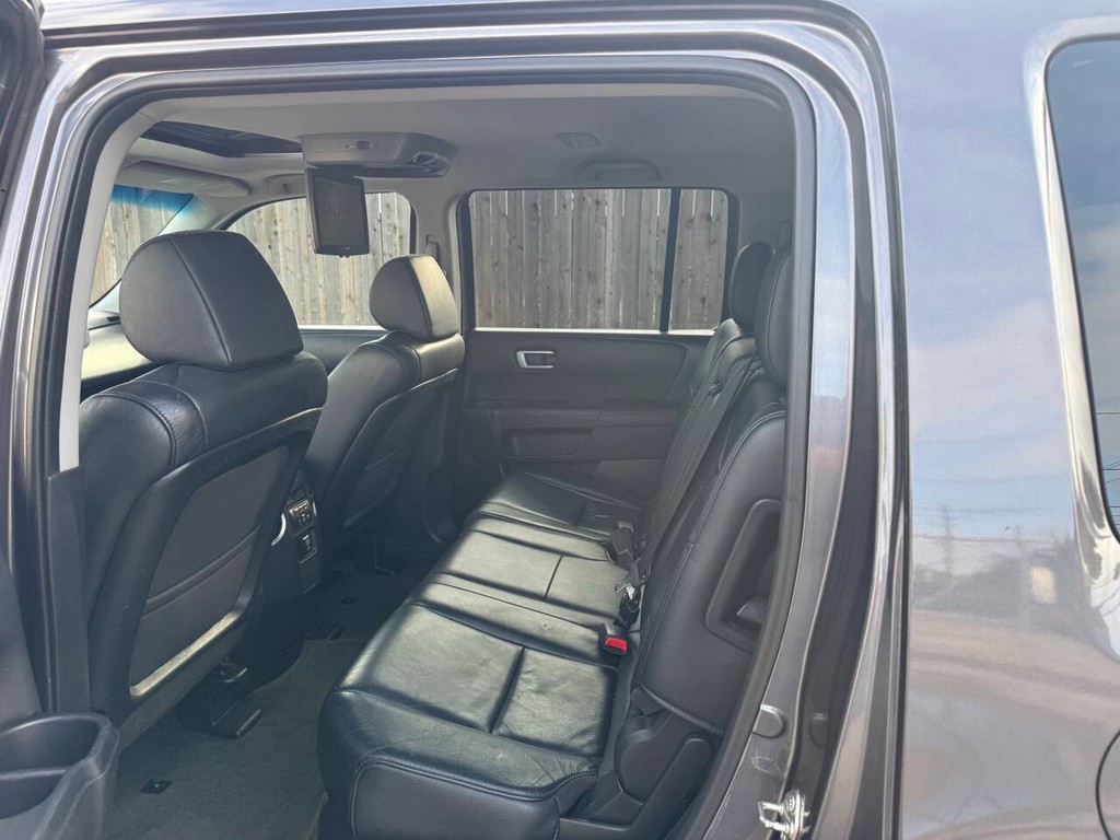 Honda Pilot Vehicle Full-screen Gallery Image 14