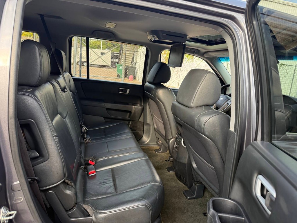 Honda Pilot Vehicle Full-screen Gallery Image 16